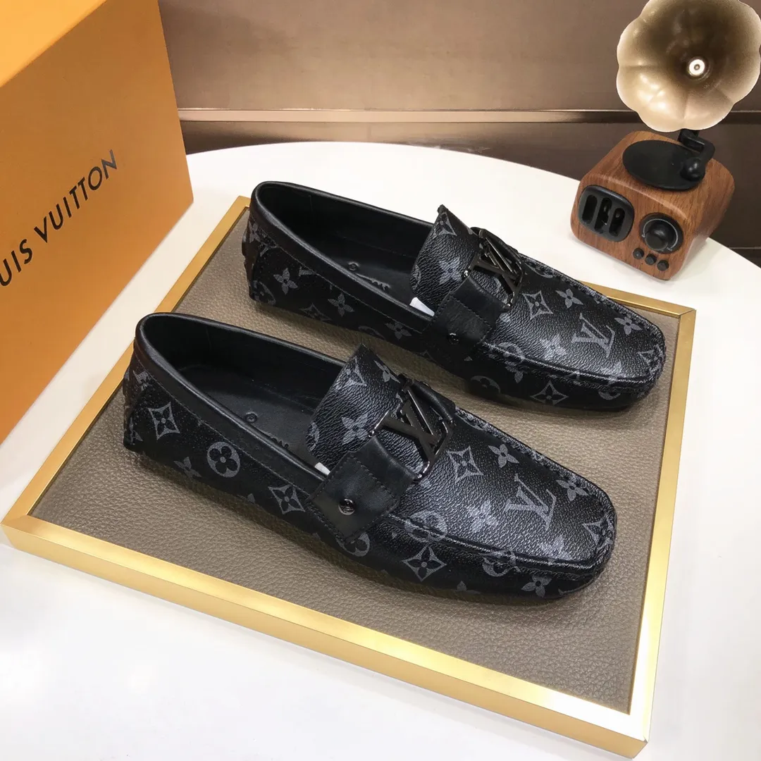 Men's men's shoes 💰420💰 [LV Doudou shoes] (water-dyed cowhide lining) new model is on the market, available on the official website. The new Doudou shoes are processed into single-color materials, and the uppers are made of imported cowhide material. The body of the shoe is fully hemmed with mark thread, and is lined with imported original cowhide leather. The elegant shoe shape is super suitable for all-matching, and the size is 38-44.